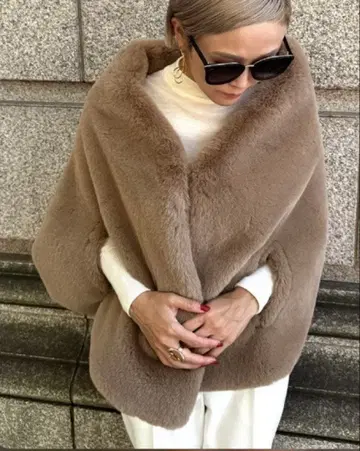 JENNE 리치 볼륨 퍼 케이프