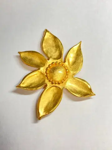 옛날 옛날 골드 컬러 플라워 브로치