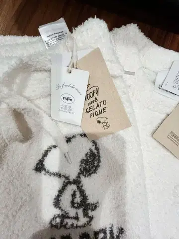 젤라피케 스누피 콜라보 룸웨어 미사용 새상품