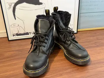 닥터 마틴 블랙 레더 부츠