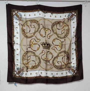 대형 실크 스카프 말 패턴 왕관