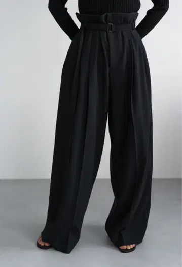 roughlow size less pants