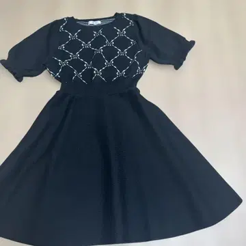 에블린 리본 니트 원피스 프리 사이즈 블랙