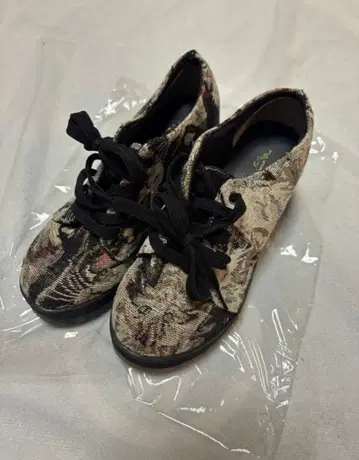 꽃무늬 통굽 신발 여성용