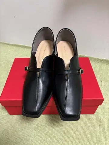 [25 가을/겨울 신상] 슬릿 디자인 갑 깊은 펌프스 24-24.5cm