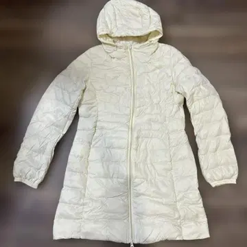 유니클로 울트라 라이트 다운 화이트