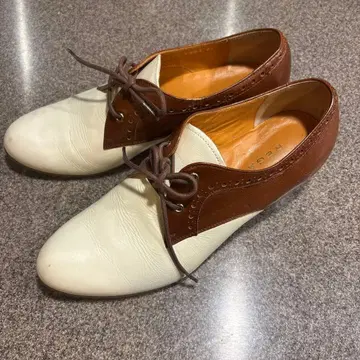 가죽 레이스업 슈즈 화이트/브라운