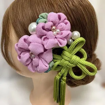 일본풍 머리 장식 츠마미자이쿠 핑크와 그린 끈과 펄핀 성인식 졸업식