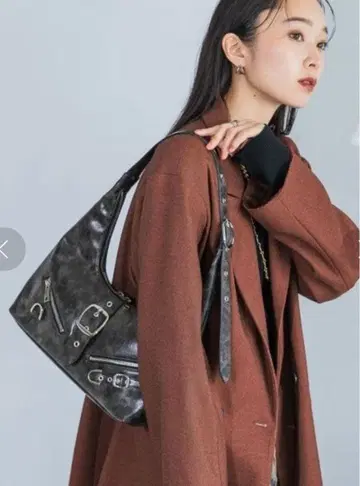 JEANASIS 미사용 다크 그레이 숄더백 합성 피혁