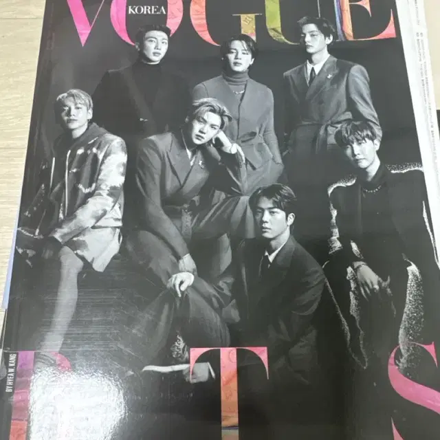 보그 코리아 잡지 2022/01 방탄