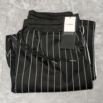 [ 새상품 미사용 ] 라인 트랙 팬츠