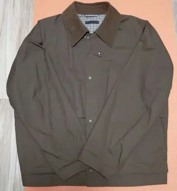 유니클로 유틸리티 숏 블루종 XL 브라운 점퍼