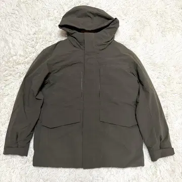 새상품급 2024 모델 UNIQLO 하이브리드 다운 후드티 올리브 S
