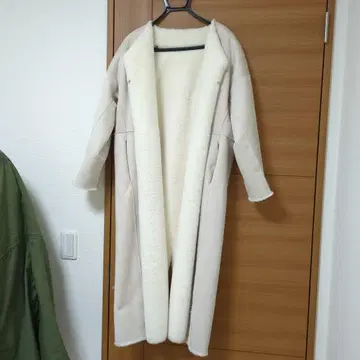 베이지 인조 모피 롱 코트