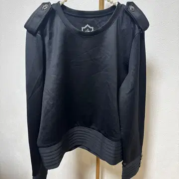 Vaquiaux 블랙 긴팔 상의