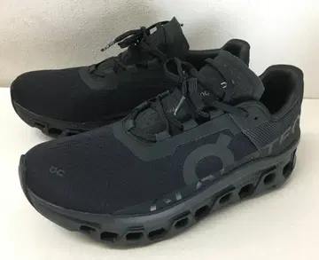 컨디션 최상 택 포함 On 온 클라우드 몬스터 스니커즈