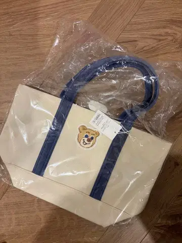 택 포함 미사용 새상품 페이러 러브러리 올드 테디 토트백