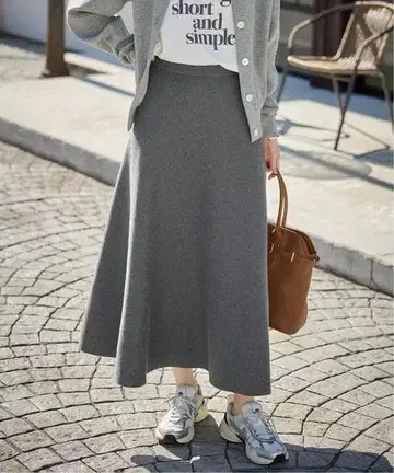 밀라노 리브 니트 플레어 스커트