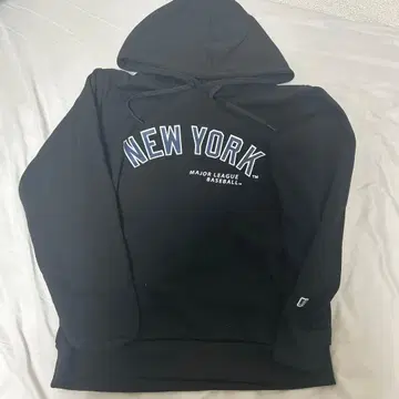 NEW YORK 로고 블랙 후드티