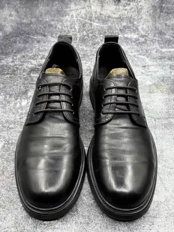 블랙 레이스업 신발