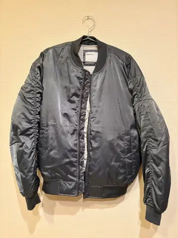그레이 봄버 자켓 나일론제