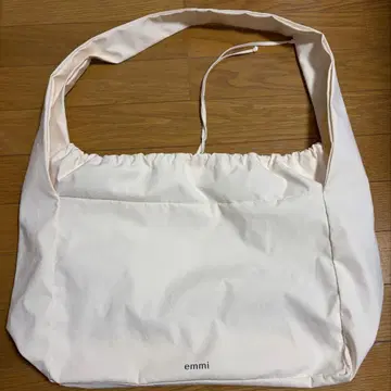 emmi 에미 숄더 백 나일론 아이보리 화이트 요가