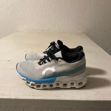 On 러닝화 그레이/블루