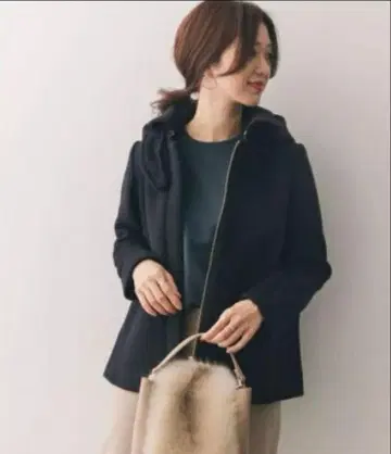 어반 리서치 도어스 울 코트 안감에 찢김 있음