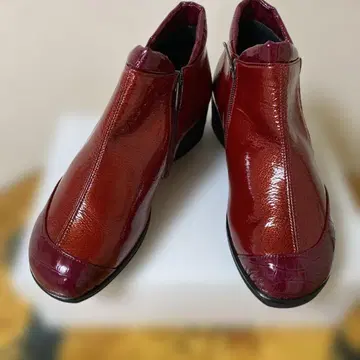 오더 상품! 빨간색 에나멜 가죽 숏부츠