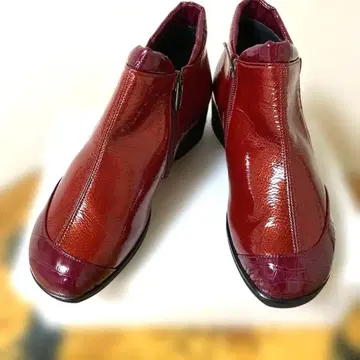 새상품 오더 상품! 빨간색 에나멜 가죽 숏부츠