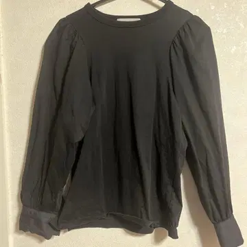 오드리 앤 존 웨드 블랙 긴팔 상의