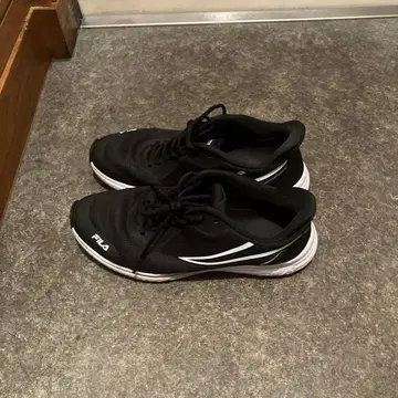 FILA 블랙 스니커즈 남성용 26.5cm