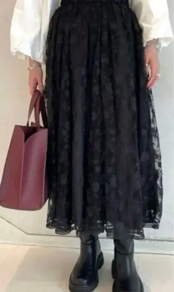 플라워 자수 튤 플레어 스커트