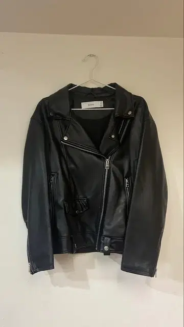 [ 새상품급 ] Bershka 블랙 라이더 자켓 M 오버사이즈 스타일