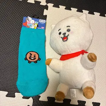 BT21 봉제 인형과 양말 세트