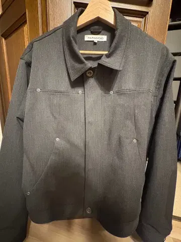 PARANOID 다크 그레이 자켓 L 사이즈