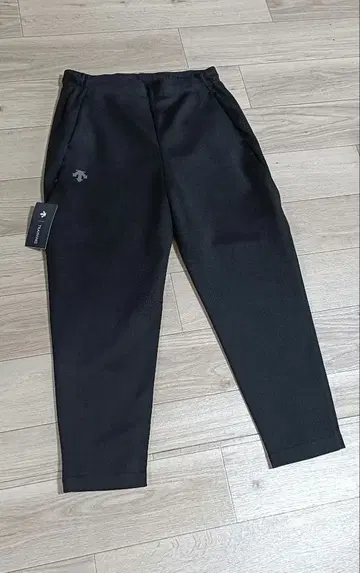 DESCENTE 테크 맨투맨 롱 팬츠 S BLACK