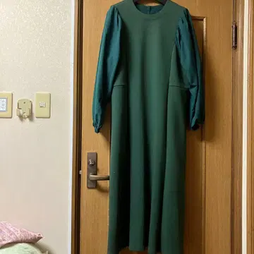 새상품급 (주)밤의 롱 긴팔 원피스 / 프리 사이즈 그린