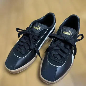 Puma 블랙 스니커즈