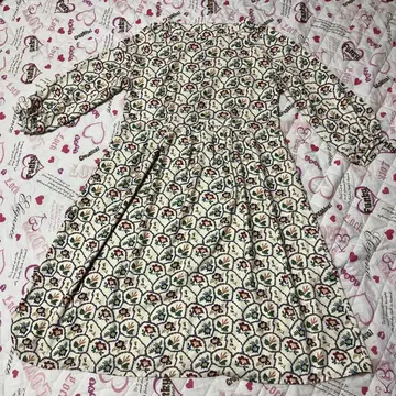 호코모모라 꽃무늬 자수 긴팔 원피스