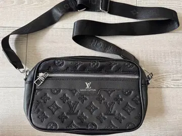 모노그램 숄더백