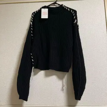 택 포함 새상품 자택 보관 1년 오버 사이즈 짧은 니트 블랙