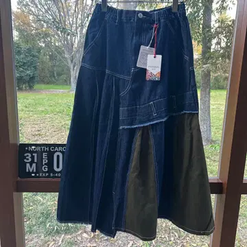 리빌드 아지메 플리츠 데님 스커트 INDIGO 데님 x 카키