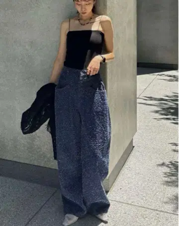 MEDI SCRATCH OVAL WIDE DENIM