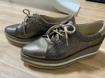 메탈릭 골드 그레이 레이스업 슈즈 다이애나