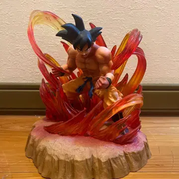 손오공 피규어 불꽃 이펙트 포함 약 20cm