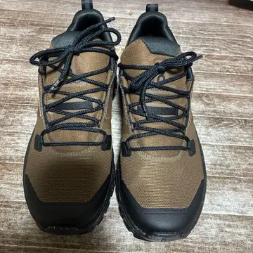 BEAMS On 트레일 러닝 스니커즈