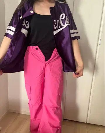 결혼식 축하 공연 핑크 카고 팬츠 나일론 소재