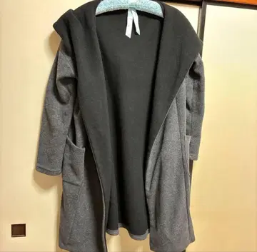 후드 부착 그레이 플리스 원단 코트