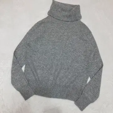 [ 새상품급 ] 유니클로 캐시미어 터틀넥 스웨터 그레이 M